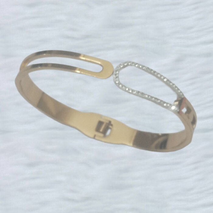 Elegant-Golden-Bracelet-with-Crystal-saajworld-update