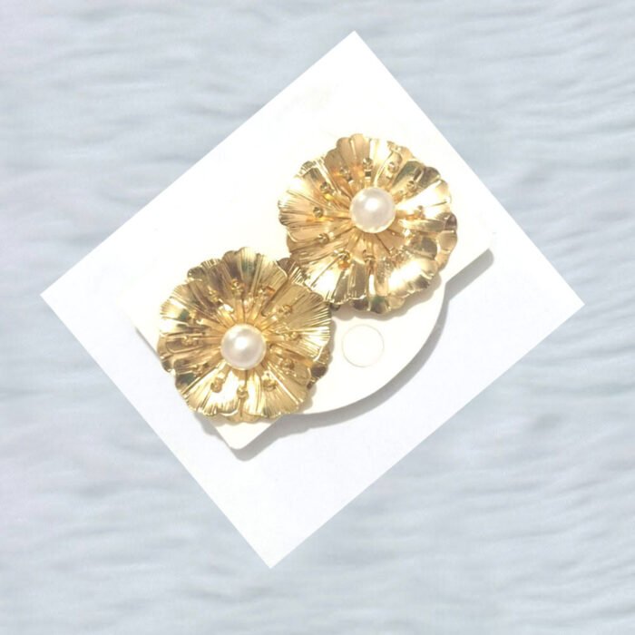Gold-Textured-Floral-Earrings-Saajworld Gold-Textured-Floral-Earrings-Saajworld