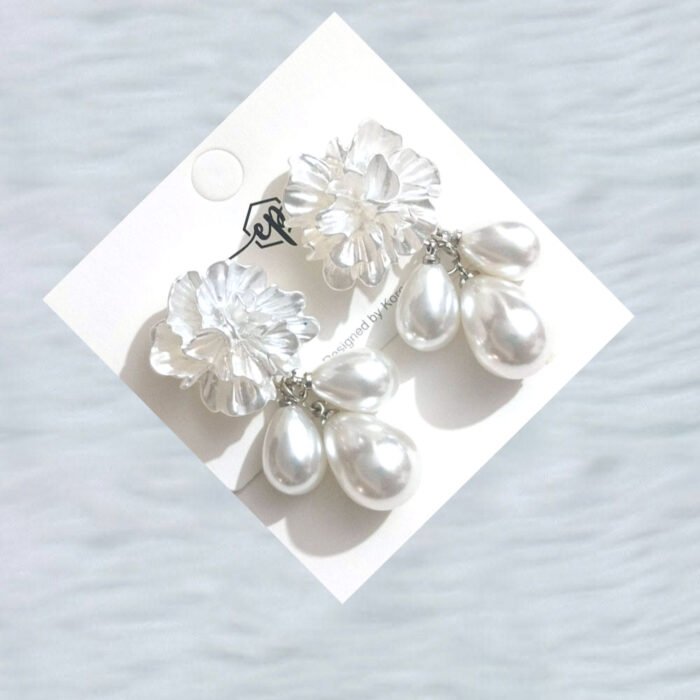 Update-Pearl-Bloom-Drop-Earrings-pid-124